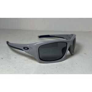 Oakley Sunglasses Valve Grey Frames OO9236-05 Full Rim 60-16 133 lenses scratch